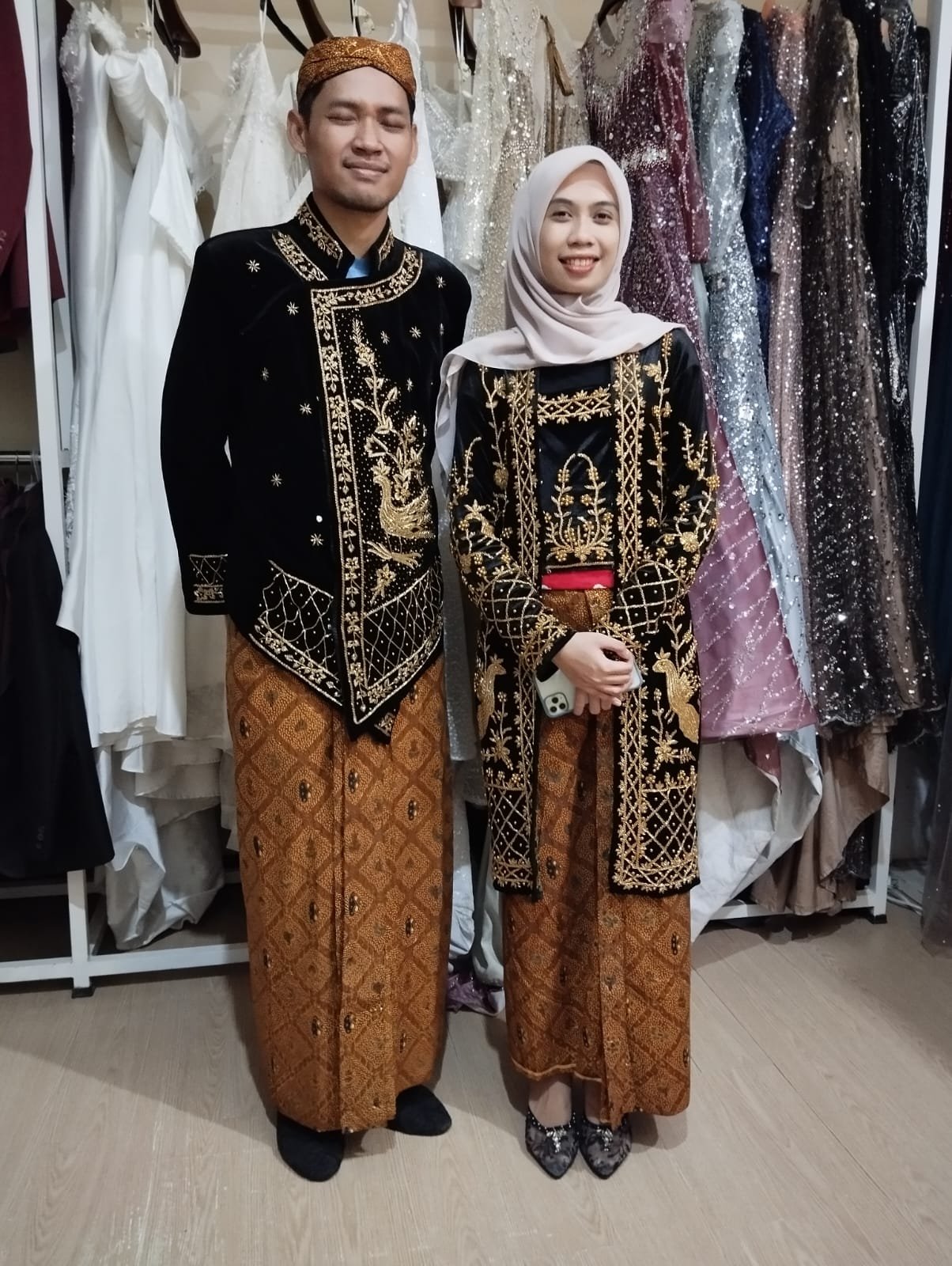 Baju Pengantin Temu (Solo)