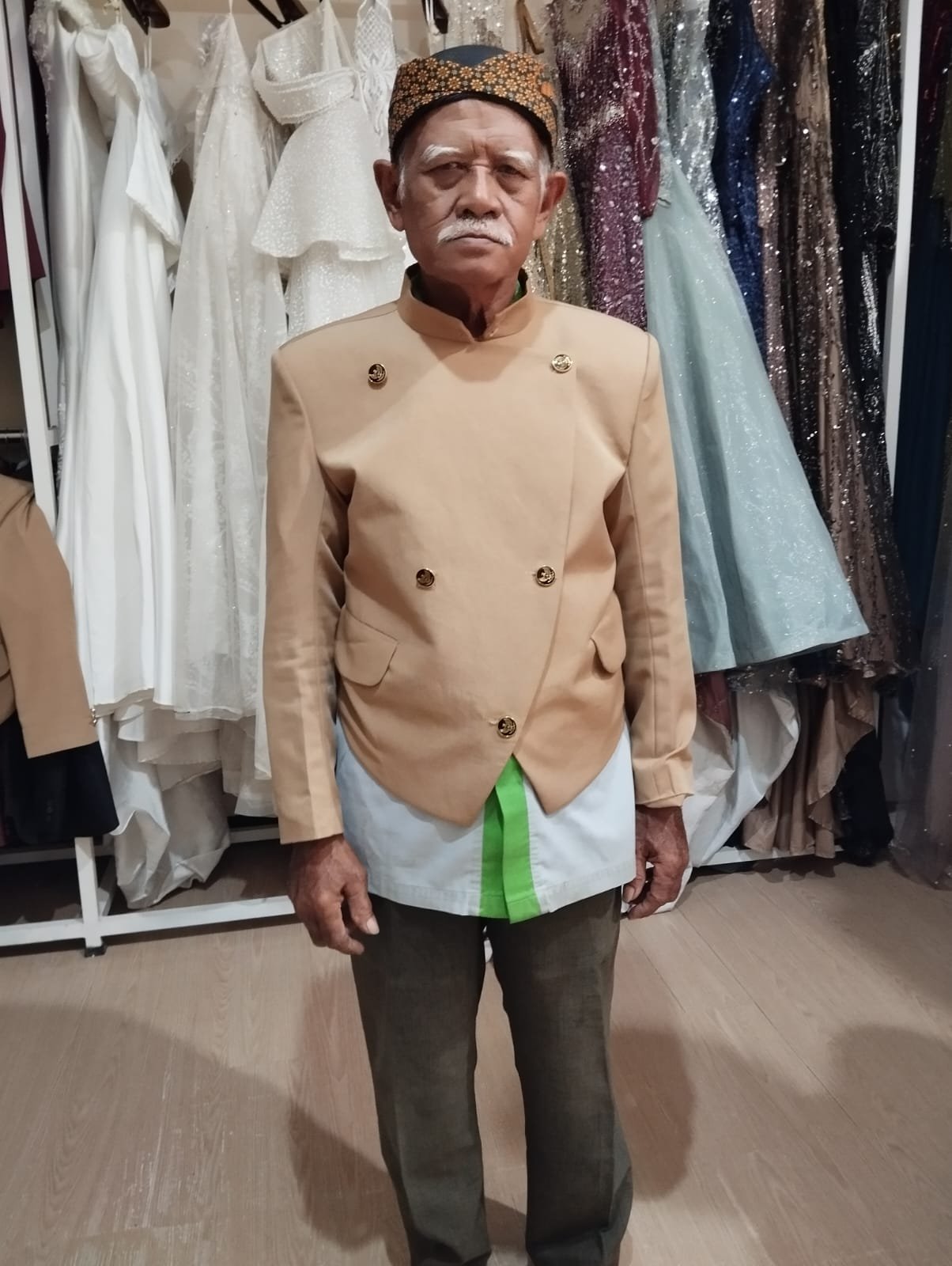 Baju Orang Tua Cowok